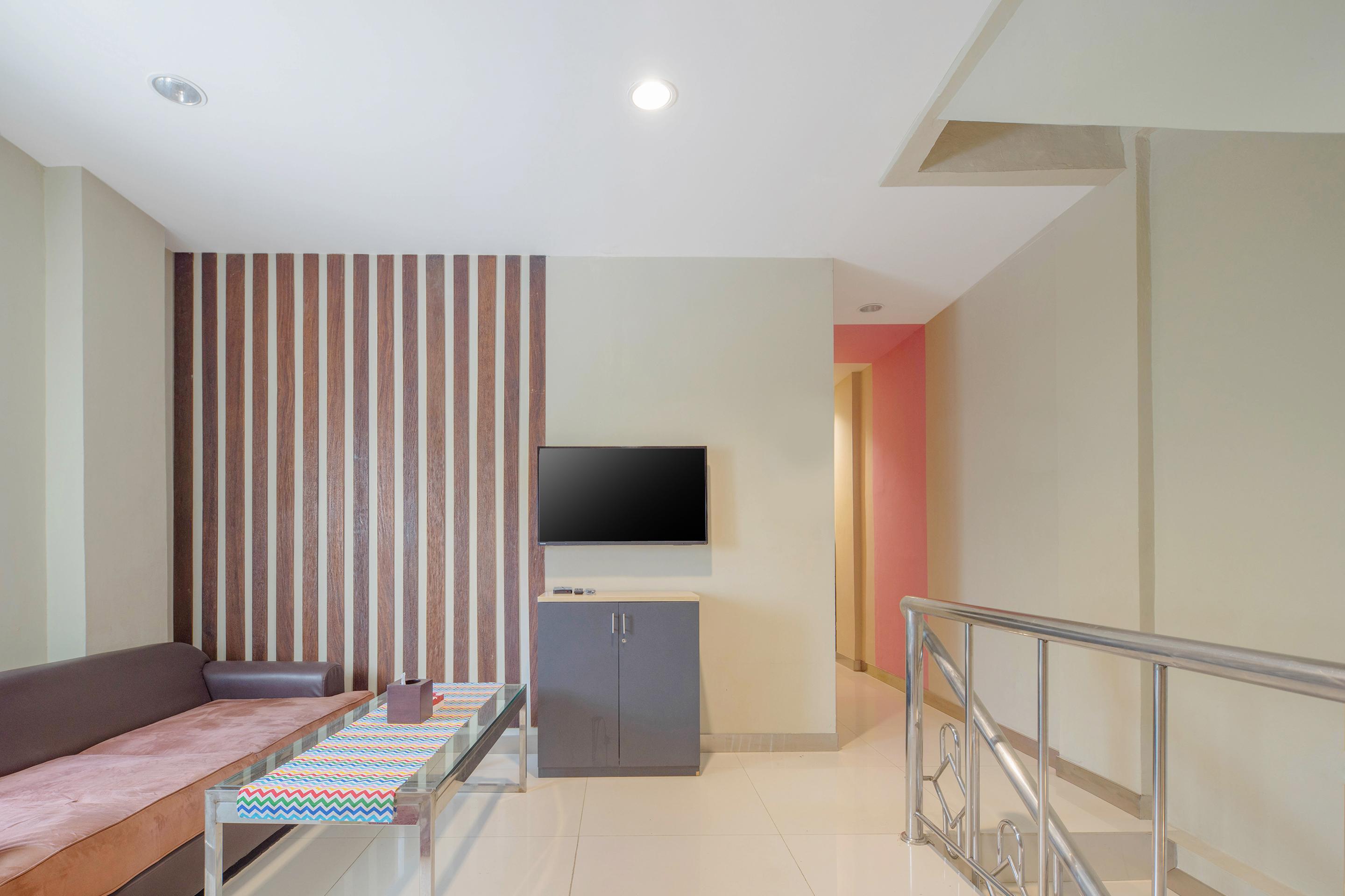 Super Oyo Capital O 1121 Orienchi 2 Hotel Jakarta Exterior photo
